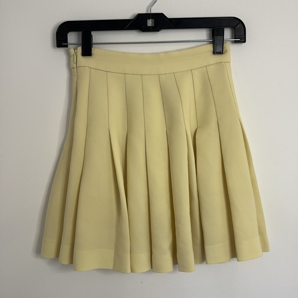 Babaton Pleated Yellow Mini Skirt - Picture 3 of 6